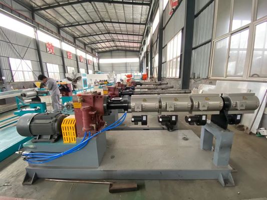 20-80kg / h PP PE PVC Boru Tek Vidalı Ekstruder Makinesi Makinası