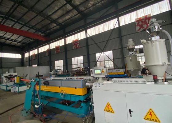 50-110mm Plastik PVC Tek Duvar Oluklu Uzatma Hattı PLC Kontrolü