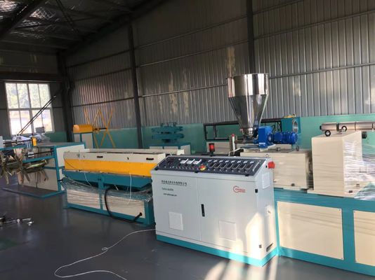 PVC Beyaz Alev Geciktirici Tek Cidarlı Oluklu Boru Ekstrüzyon Hattı
