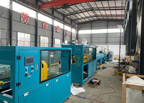 320kg / H Tek Vidalı HDPE Boru Ekstrüzyon Hattı Su Temini Boru Ekstruder Makinesi