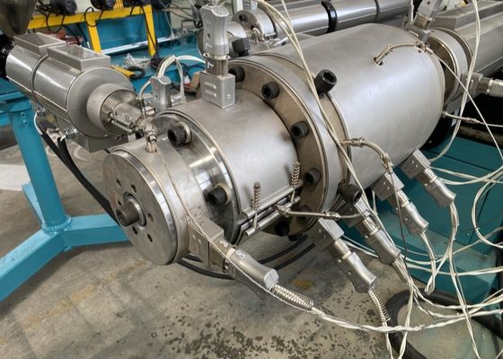 PE Boru Tek Vidalı Ekstrüzyon Makinesi 600kg / H Hatta Plastikleştirme