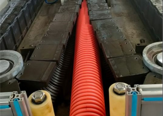 32-110mm Çift Duvar Oluklu Boru Ekstrüzyon Hattı Yapma Makinesi