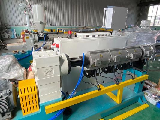 90Kg/H 16-63mm Tek Duvar Oluklu Boru Ekstrüzyon Hattı PE PP HDPE