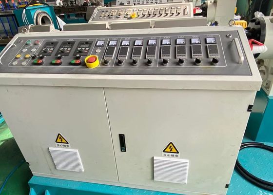 250-630mm Tek Vidalı Ekstruder Makinesi Su Gaz Yağı Besleme Hortumu