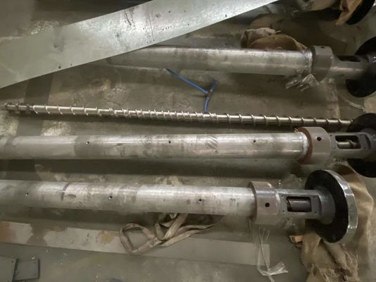 300kg / h Tek Vidalı Ekstruder Makinesi Plastik PE Boru Üretim Hattı