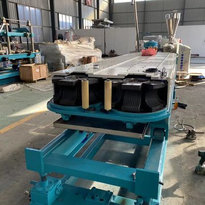 16-63mm HDPE PE PVC Tek Duvar Oluklu Boru Ekstrüzyon Hattı Yapma Makinesi