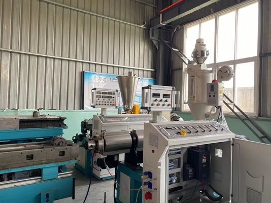 PE PP Elektrik Tek Duvar Oluklu Boru Ekstrüzyon Hattı Plastik Tel Koruma